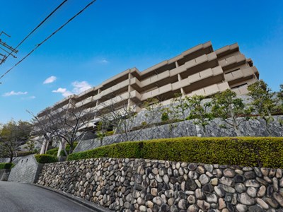 ロイヤルアーク逆瀬川