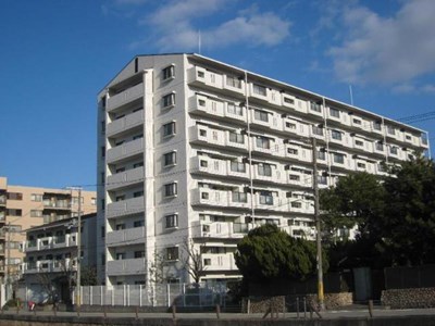 ロイヤルコート逆瀬川