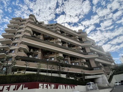 インペリアル千里青葉丘