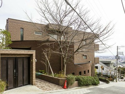 ギャラリーコート雲雀丘花屋敷壱番館